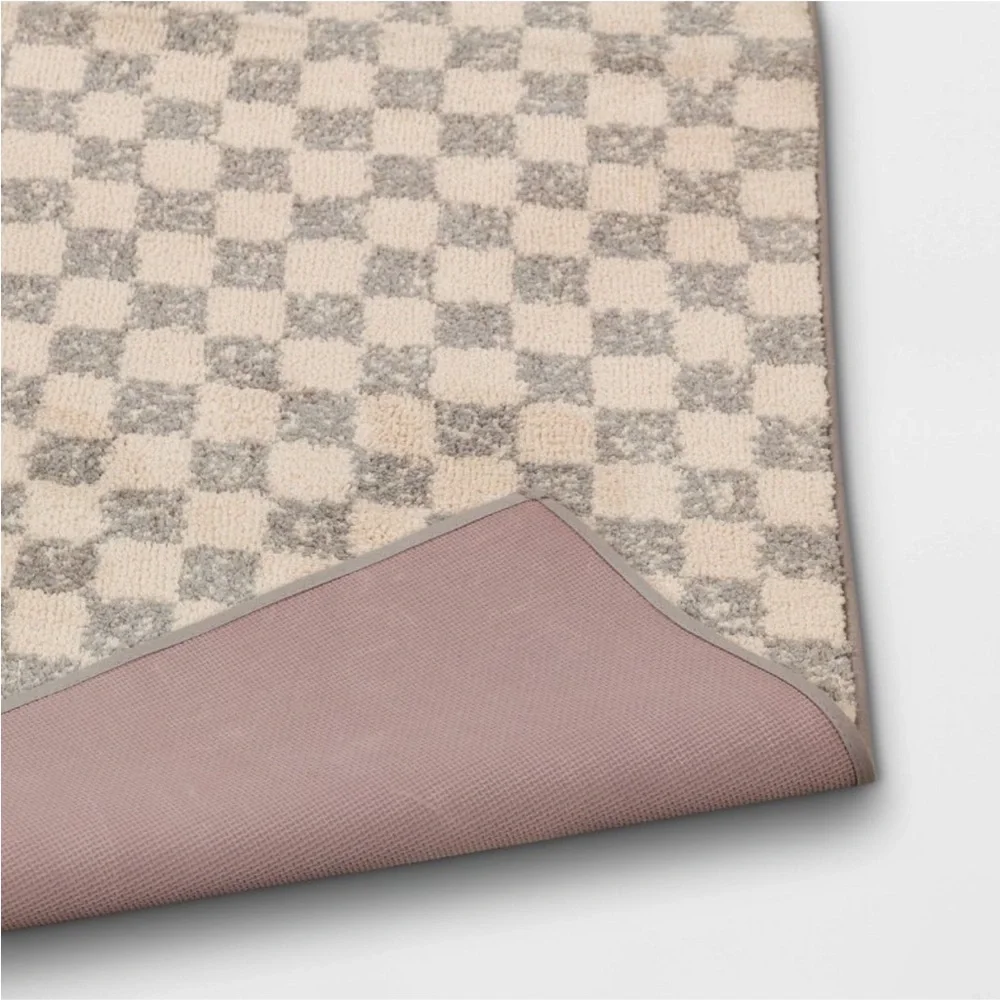 THRESHOLD NWT washable checkerboard plush accent rug -gray/cream -2’6”x4’